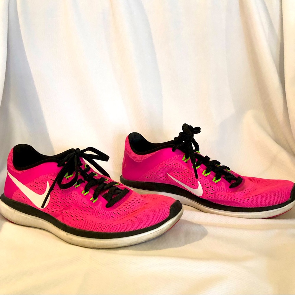 Nike Sneakers, Women’s Size 6